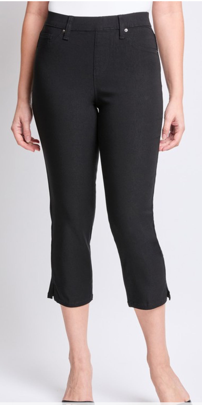The cutie in the capris