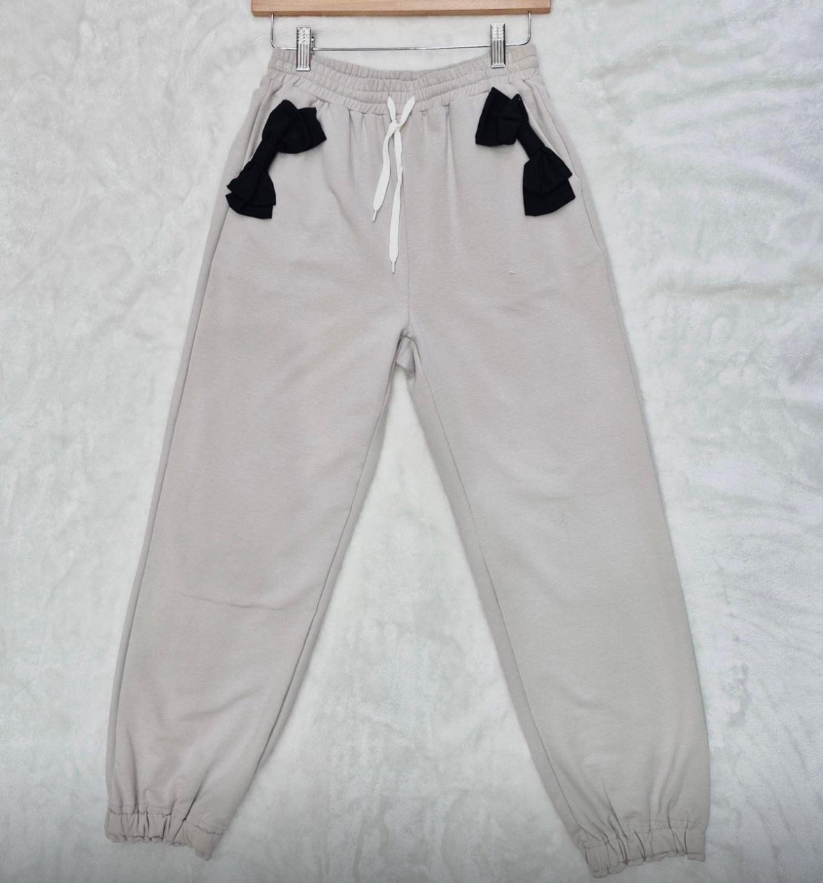 Put a bow on it joggers(three colors)