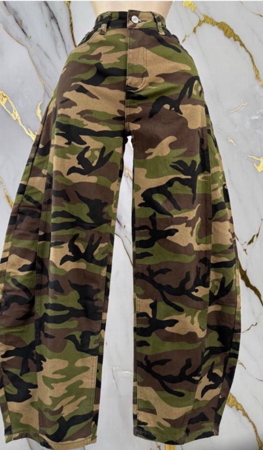 Camo barrel jeans