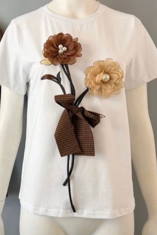 Pretty pop out T-shirt