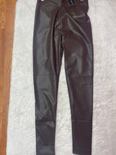 Load image into Gallery viewer, Matte faux leather legging
